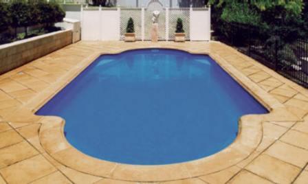 belle-piscine-design-pas-cher